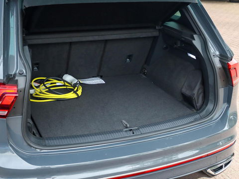 Volkswagen Tiguan 1.4 eHybrid R-Line 3x | 245PK Matrix LED 20'' 30.173km!