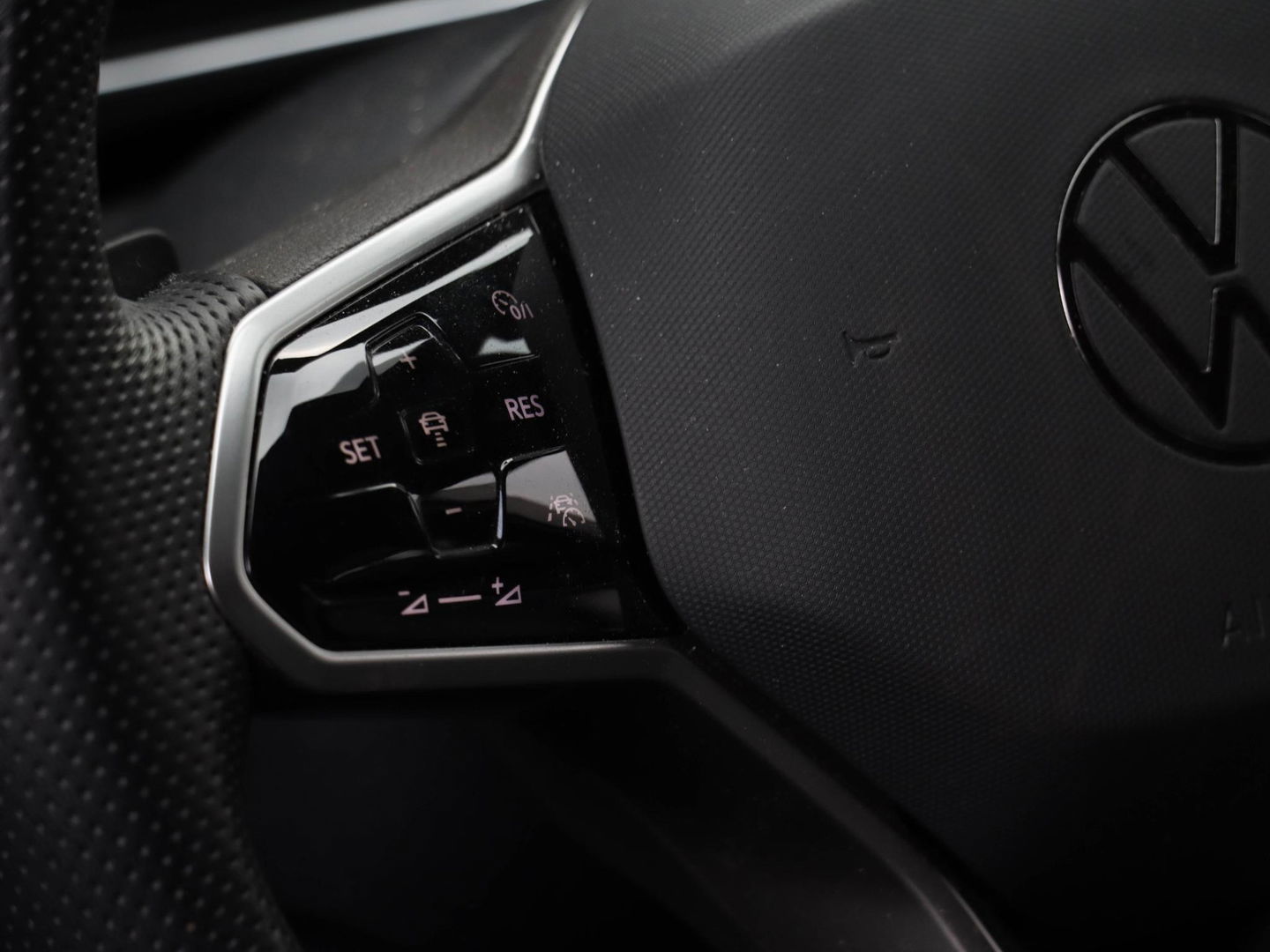 Volkswagen Tiguan 1.4 eHybrid R-Line 3x | 245PK Matrix LED 20'' 30.173km!