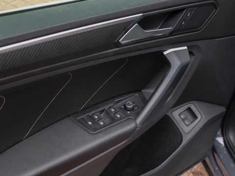 Volkswagen Tiguan 1.4 eHybrid R-Line 3x | 245PK Matrix LED 20'' 30.173km!