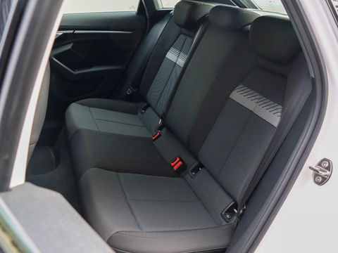Audi A3 Sportback 30 TFSI 110PK Automaat | Matrix LED | Sportstoelen