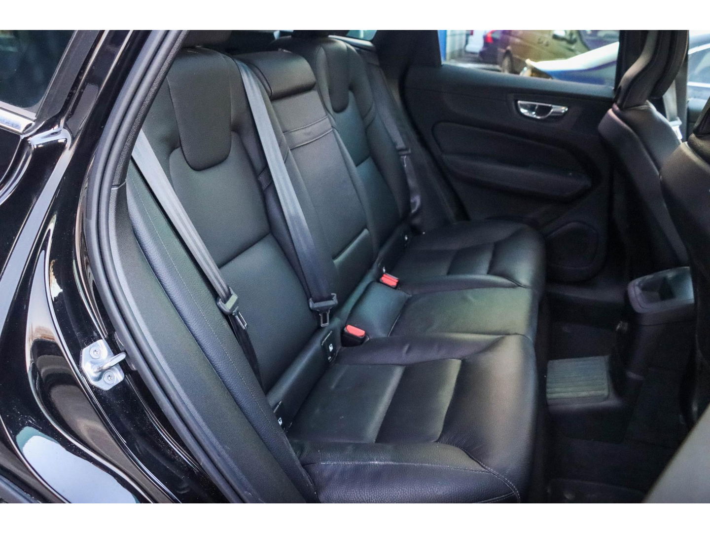 Volvo XC60 T8 AWD Inscription 360 Cam ACC Leder Panodak Trekhaak Luchtvering 20''