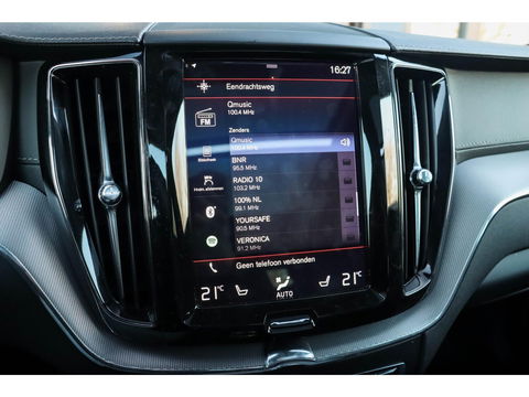Volvo XC60 T8 AWD Inscription 360 Cam ACC Leder Panodak Trekhaak Luchtvering 20''