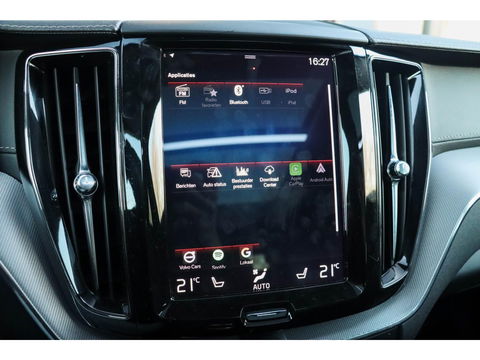 Volvo XC60 T8 AWD Inscription 360 Cam ACC Leder Panodak Trekhaak Luchtvering 20''