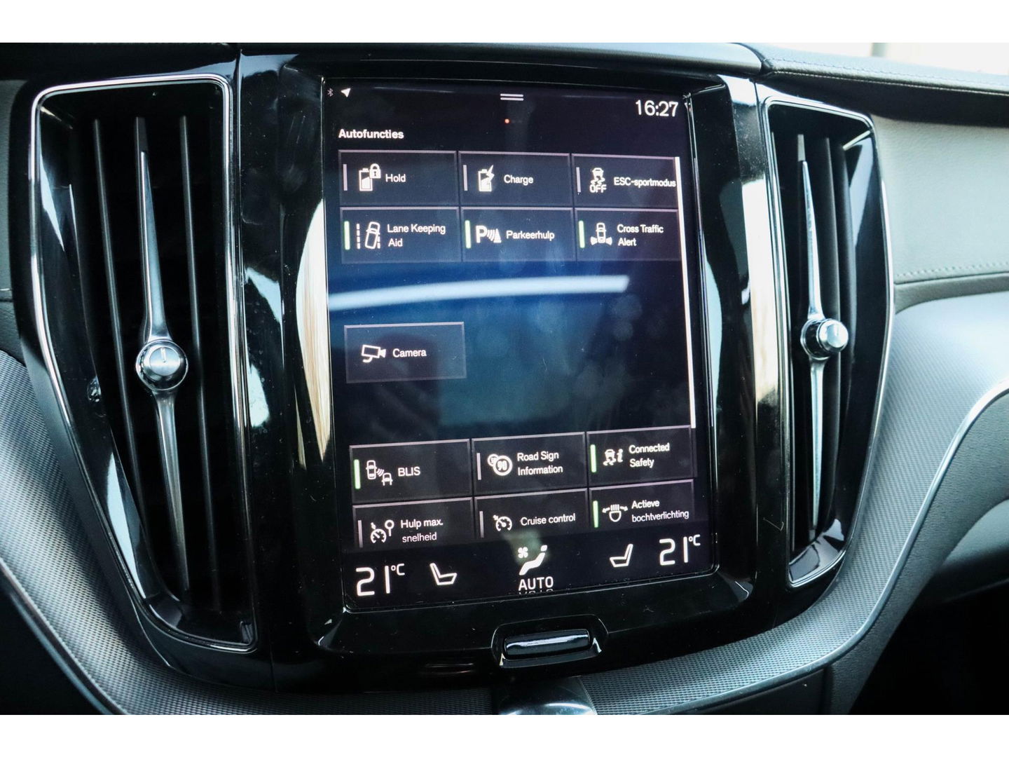 Volvo XC60 T8 AWD Inscription 360 Cam ACC Leder Panodak Trekhaak Luchtvering 20''