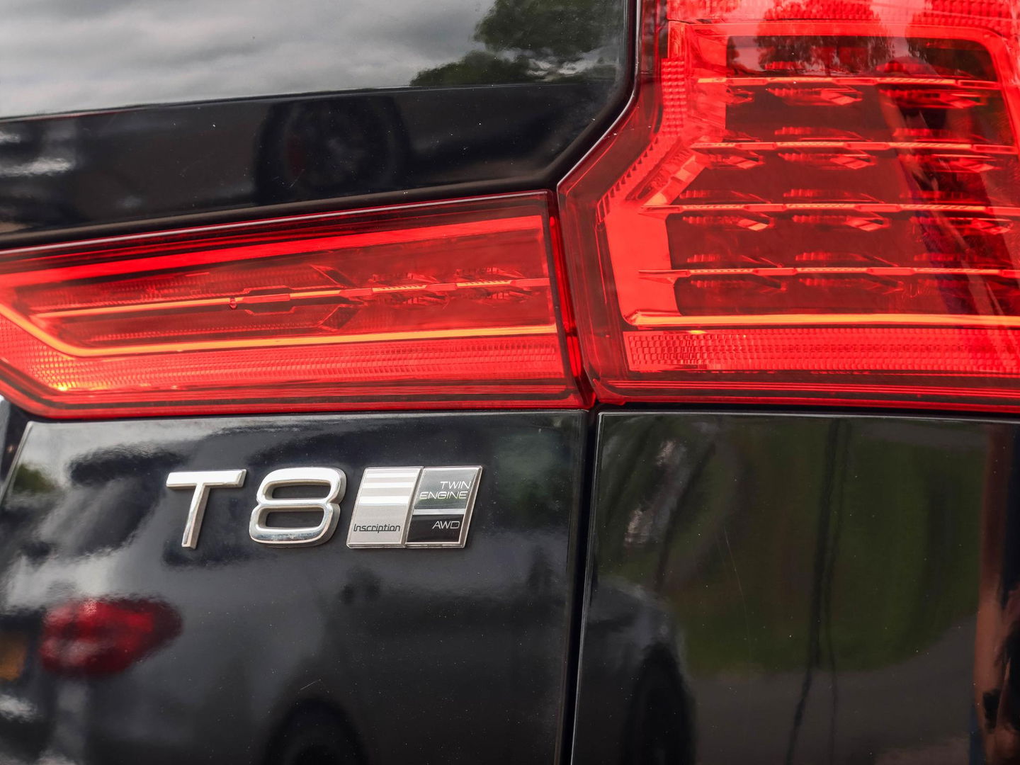 Volvo XC60 T8 AWD Inscription 360 Cam ACC Leder Panodak Trekhaak Luchtvering 20''