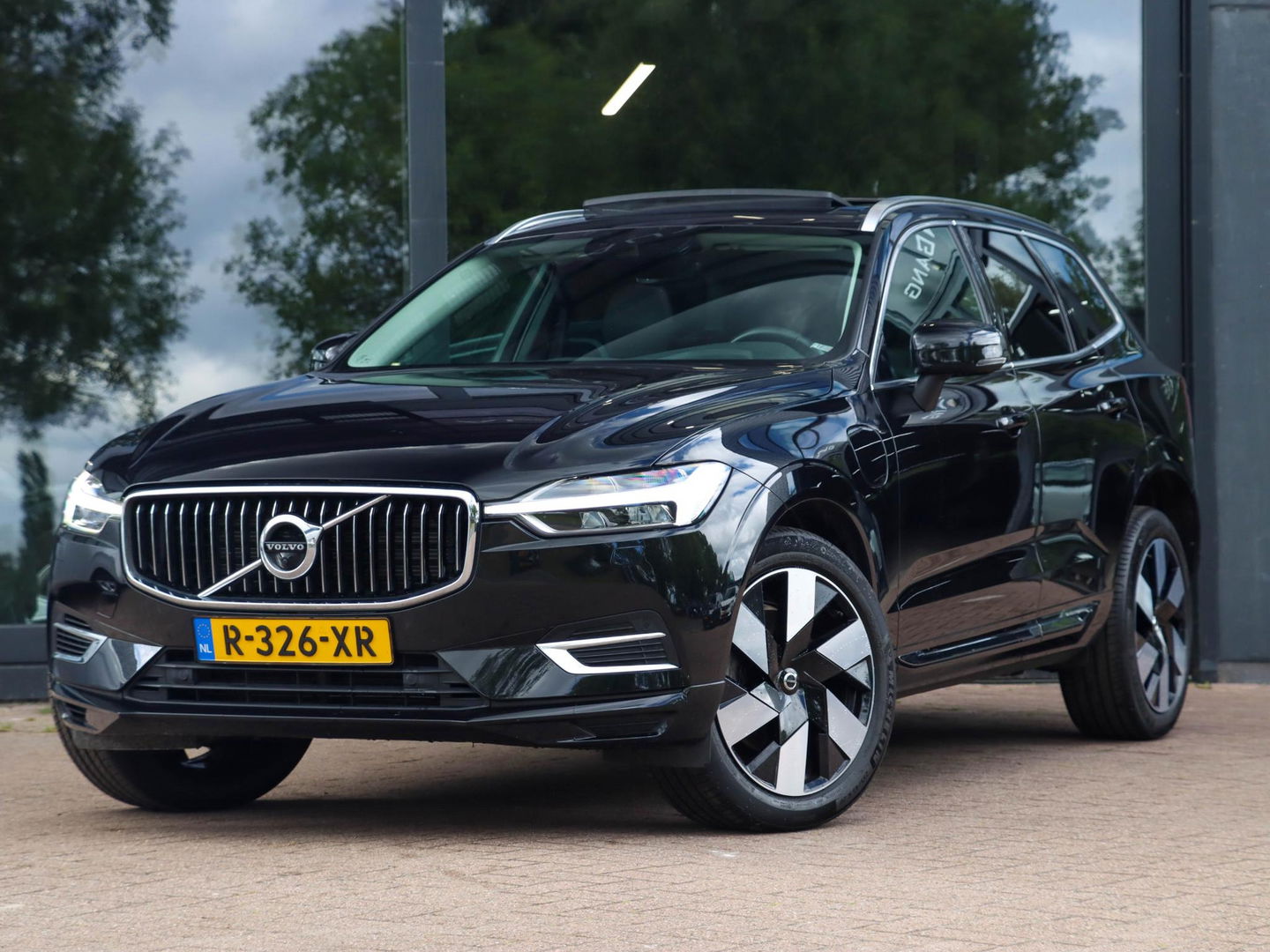 Volvo XC60 T8 AWD Inscription 360 Cam ACC Leder Panodak Trekhaak Luchtvering 20''
