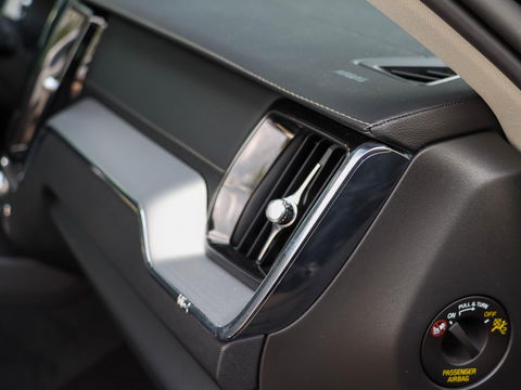 Volvo XC60 T8 AWD Inscription 360 Cam ACC Leder Panodak Trekhaak Luchtvering 20''