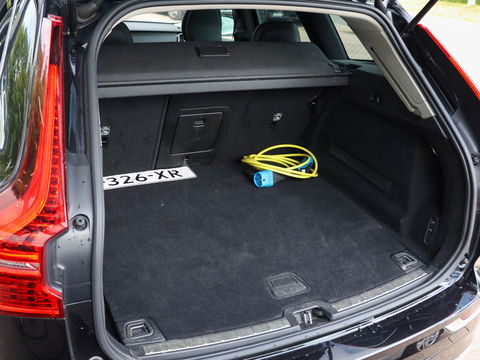 Volvo XC60 T8 AWD Inscription 360 Cam ACC Leder Panodak Trekhaak Luchtvering 20''