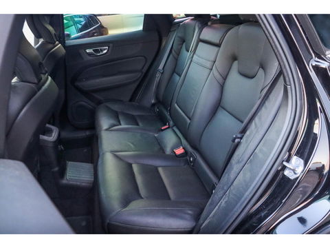 Volvo XC60 T8 AWD Inscription 360 Cam ACC Leder Panodak Trekhaak Luchtvering 20''