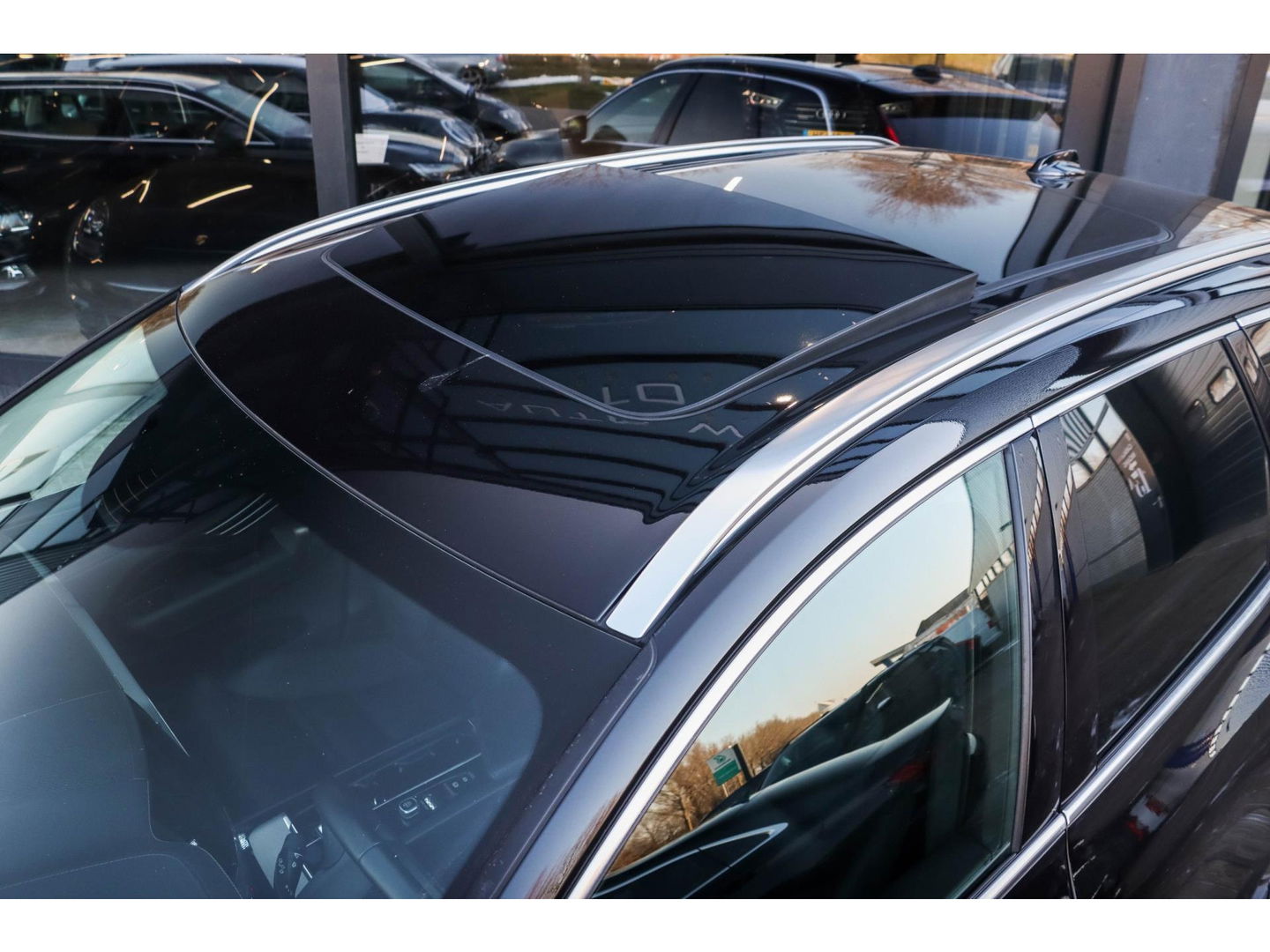 Volvo XC60 T8 AWD Inscription 360 Cam ACC Leder Panodak Trekhaak Luchtvering 20''