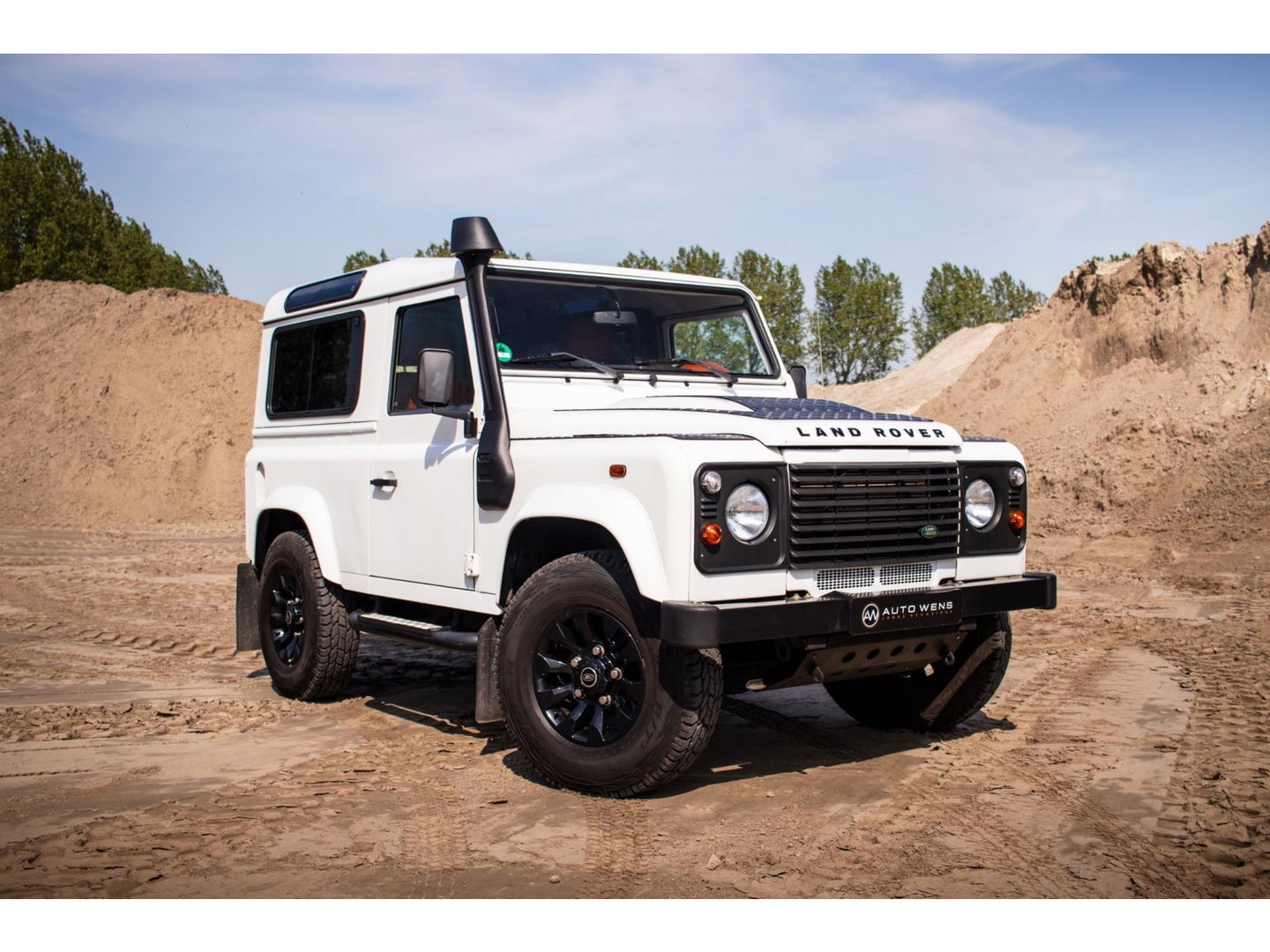 Land Rover Defender 2.2 D HT 90" E | Premium interieur | Keurige staat!