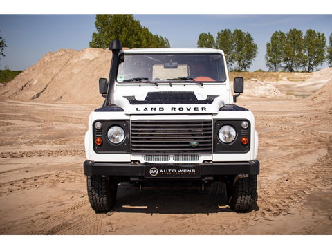 Land Rover Defender 2.2 D HT 90" E | Premium interieur | Keurige staat!