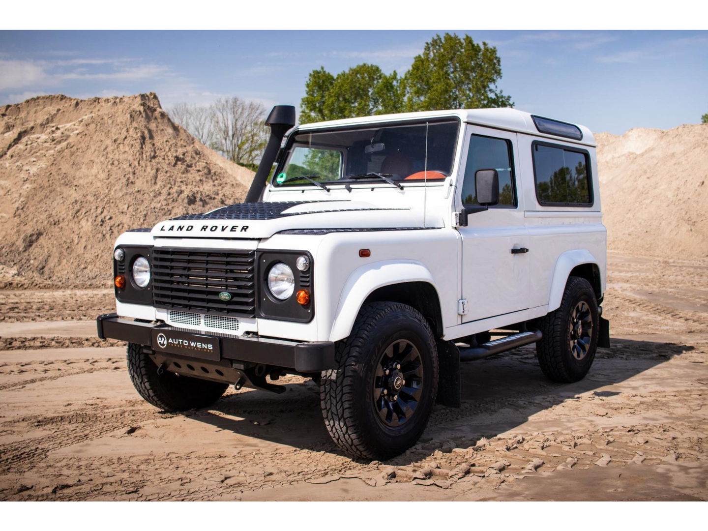 Land Rover Defender 2.2 D HT 90" E | Premium interieur | Keurige staat!