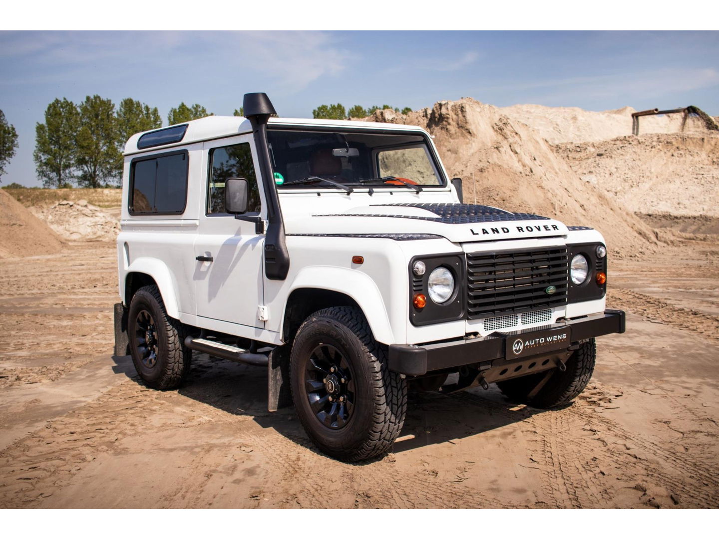 Land Rover Defender 2.2 D HT 90" E | Premium interieur | Keurige staat!