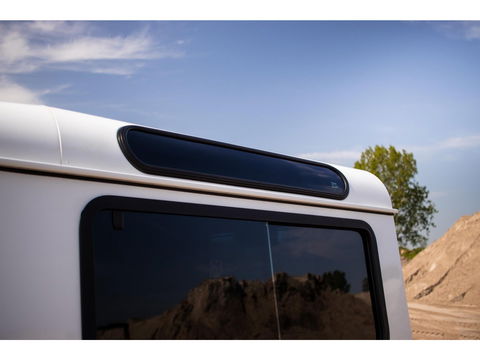 Land Rover Defender 2.2 D HT 90" E | Premium interieur | Keurige staat!