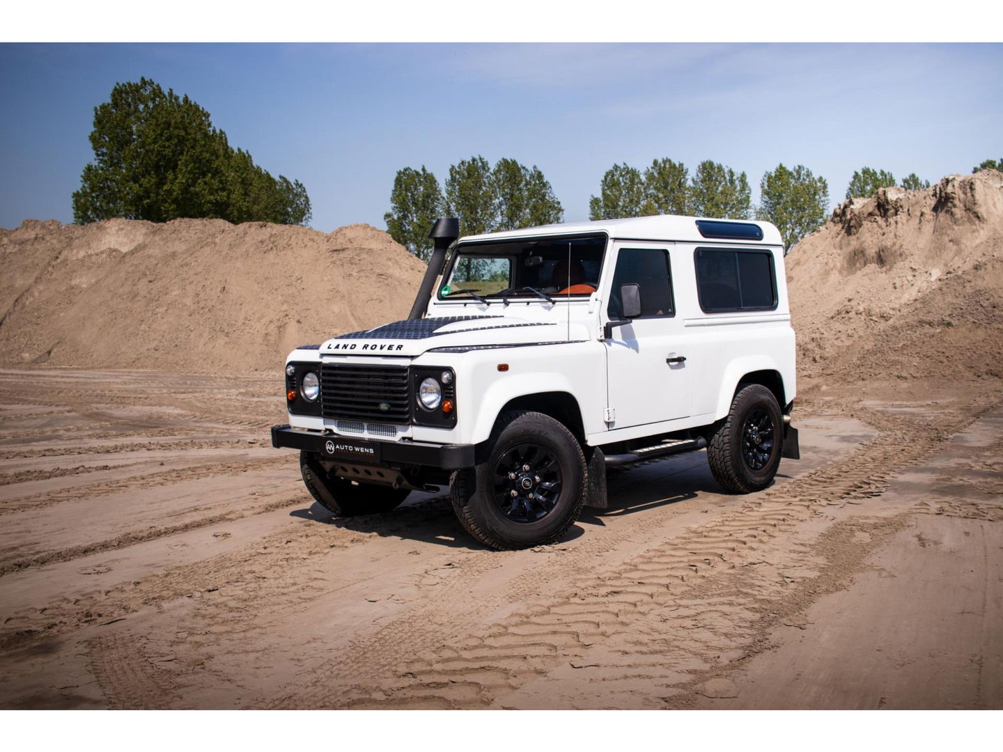 Land Rover Defender 2.2 D HT 90" E | Premium interieur | Keurige staat!