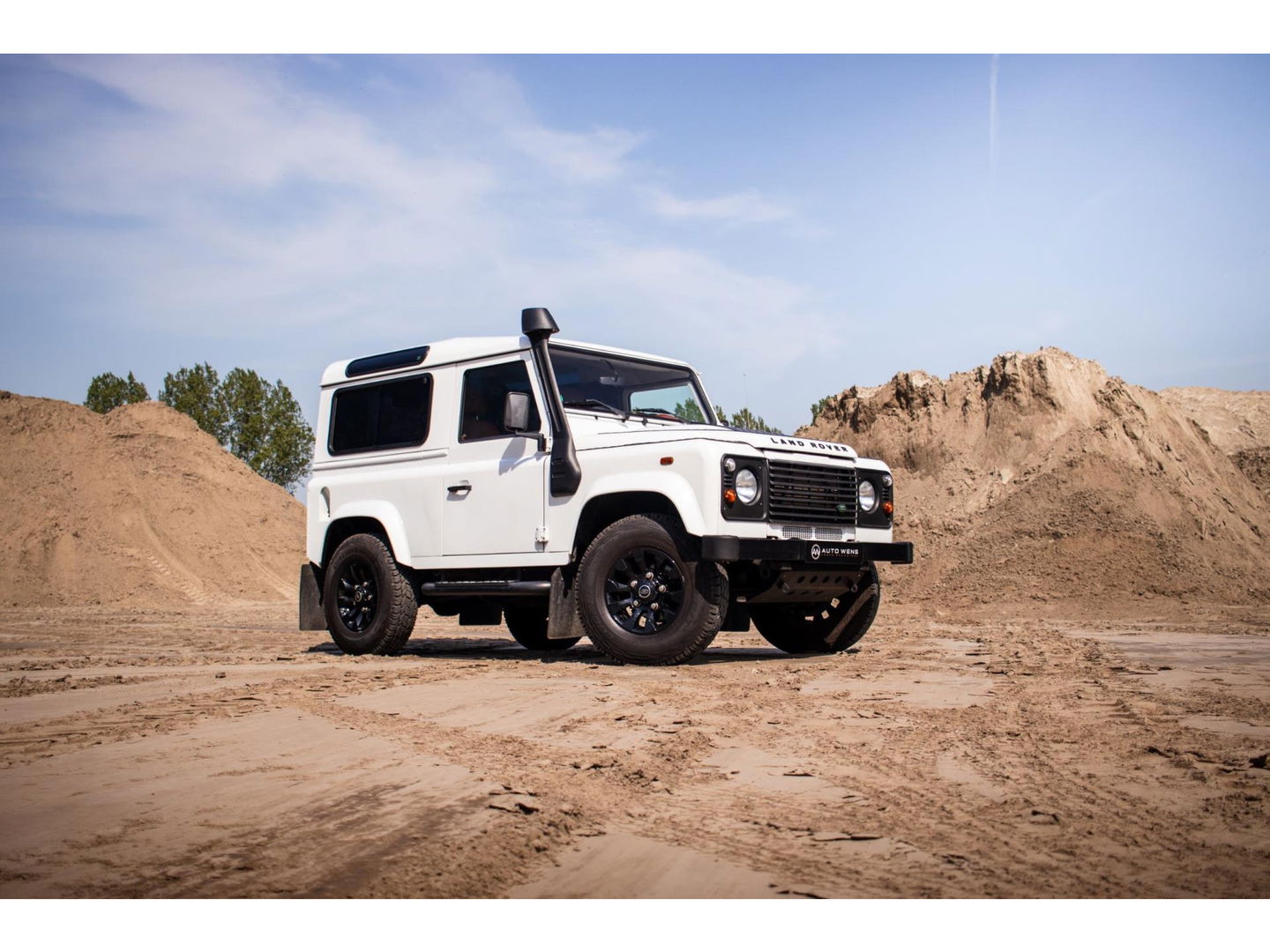 Land Rover Defender 2.2 D HT 90" E | Premium interieur | Keurige staat!