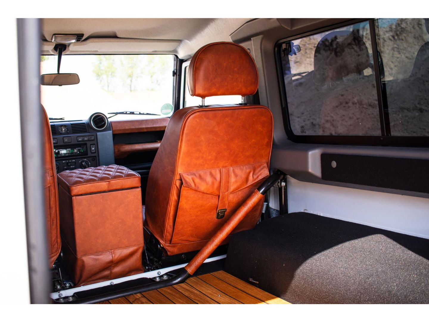 Land Rover Defender 2.2 D HT 90" E | Premium interieur | Keurige staat!