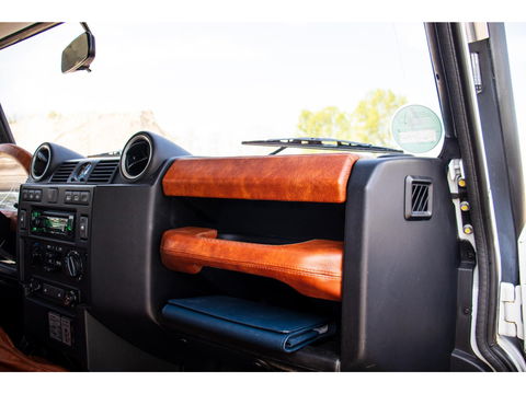 Land Rover Defender 2.2 D HT 90" E | Premium interieur | Keurige staat!