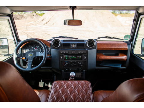 Land Rover Defender 2.2 D HT 90" E | Premium interieur | Keurige staat!