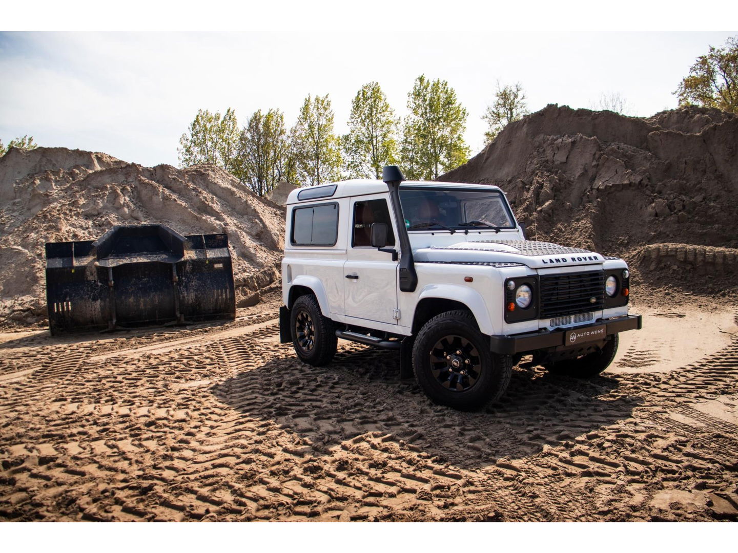 Land Rover Defender 2.2 D HT 90" E | Premium interieur | Keurige staat!