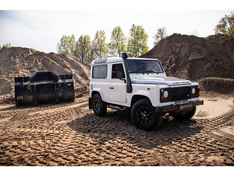 Land Rover Defender 2.2 D HT 90" E | Premium interieur | Keurige staat!