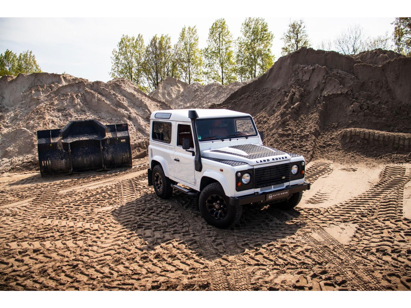 Land Rover Defender 2.2 D HT 90" E | Premium interieur | Keurige staat!