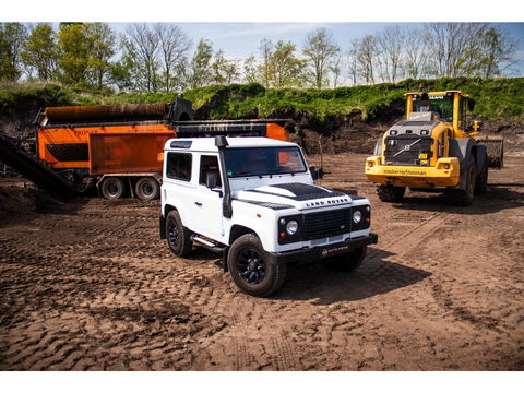 Land Rover Defender 2.2 D HT 90" E | Premium interieur | Keurige staat!
