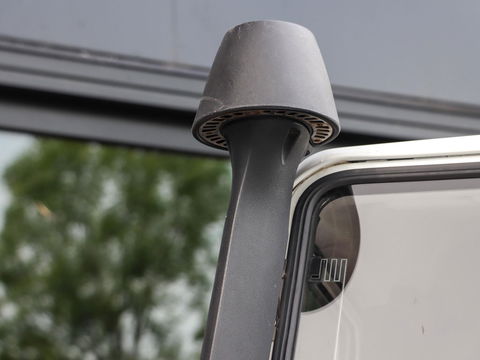 Land Rover Defender 2.2 D HT 90" E | Premium interieur | Keurige staat!