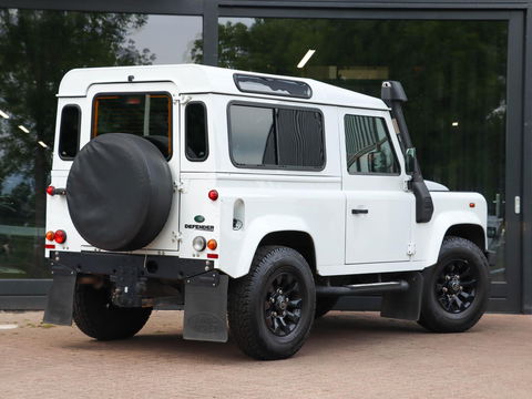 Land Rover Defender 2.2 D HT 90" E | Premium interieur | Keurige staat!