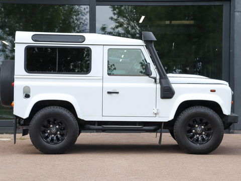 Land Rover Defender 2.2 D HT 90" E | Premium interieur | Keurige staat!