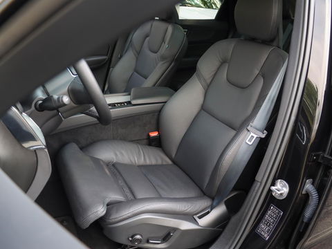 Volvo XC60 T8 AWD Plus Dark 455PK | 360 Cam | Kinderzitjes | 20 inch