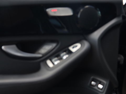 Mercedes-Benz GLC 300e 4MATIC Business Solution