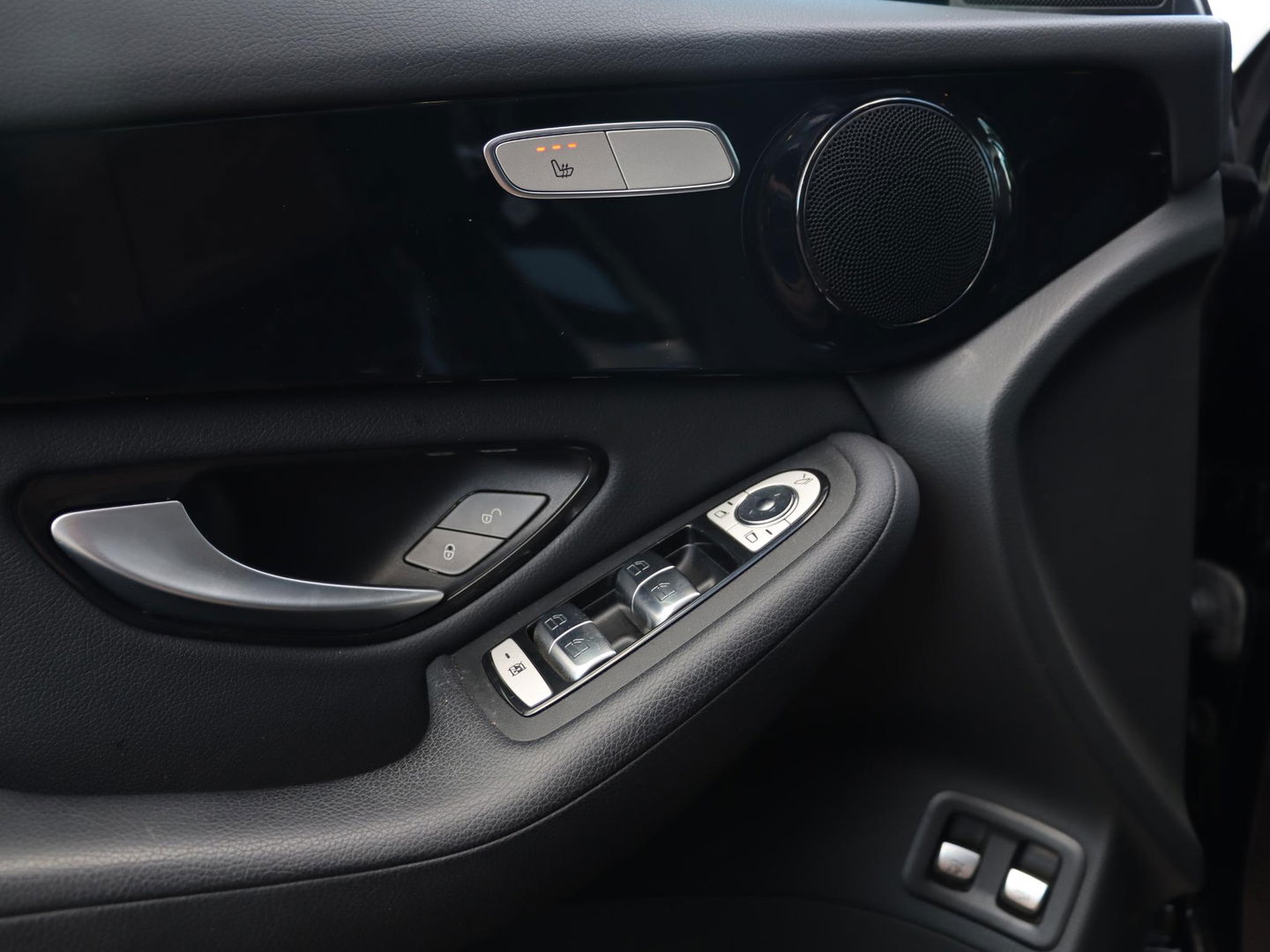 Mercedes-Benz GLC 300e 4MATIC Business Solution