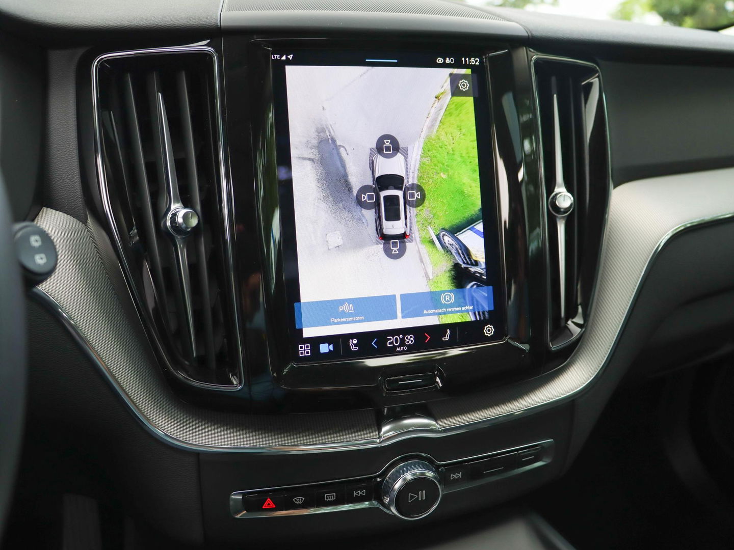 Volvo XC60 T8 AWD Plus Dark 455PK | 360 Cam | 20'' | Winterpakket