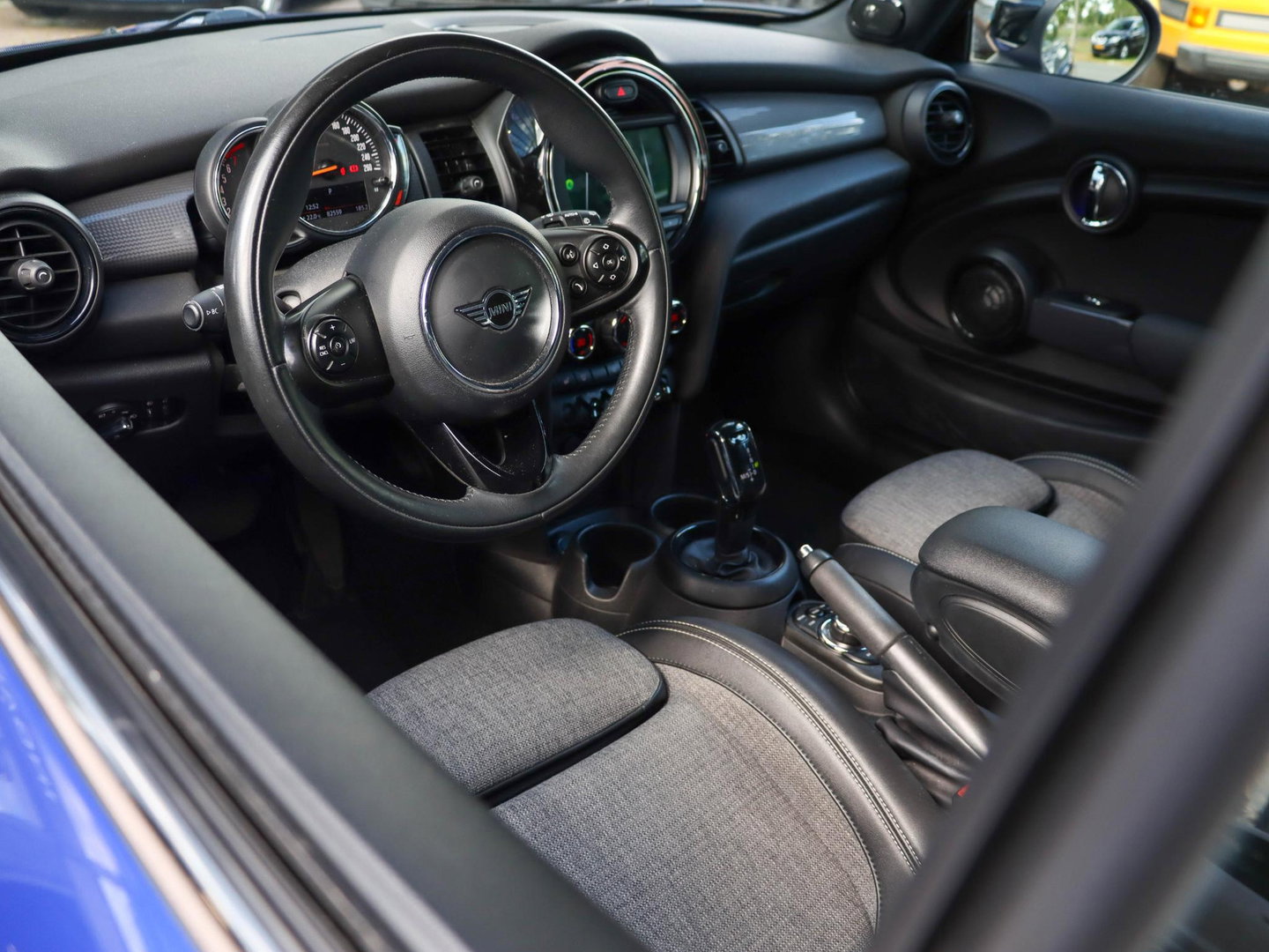 MINI 3-deurs 1.5 Cooper Automaat 136pk Harman Kardon Navigatie LED Dealeronderhouden