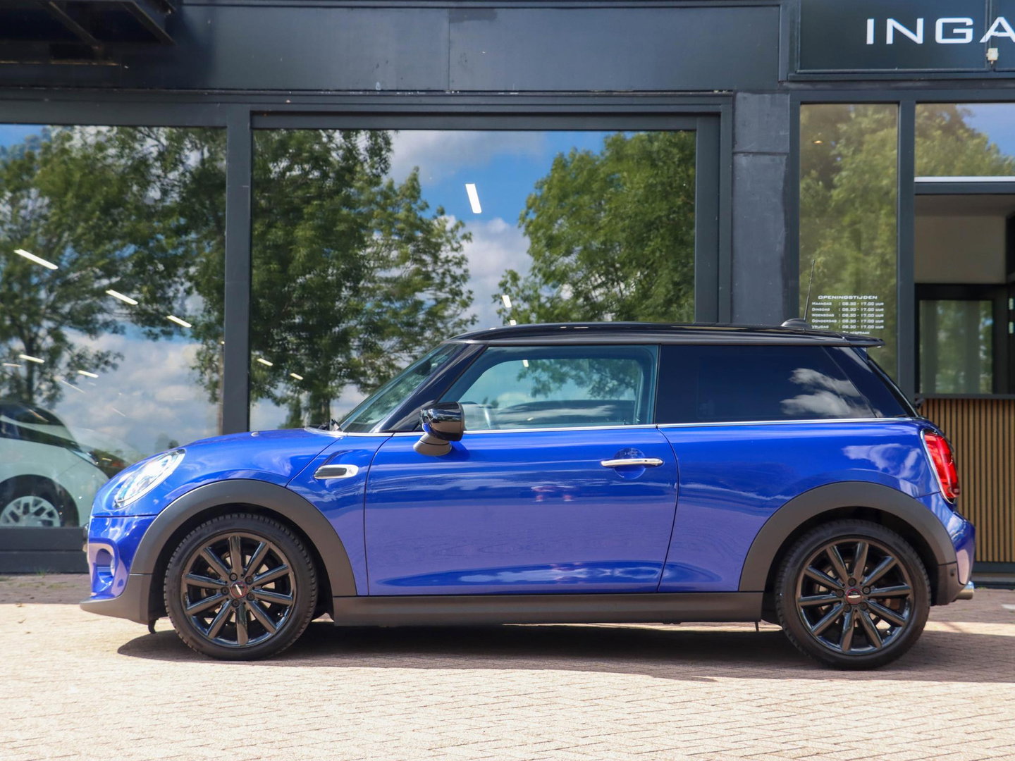 MINI 3-deurs 1.5 Cooper Automaat 136pk Harman Kardon Navigatie LED Dealeronderhouden