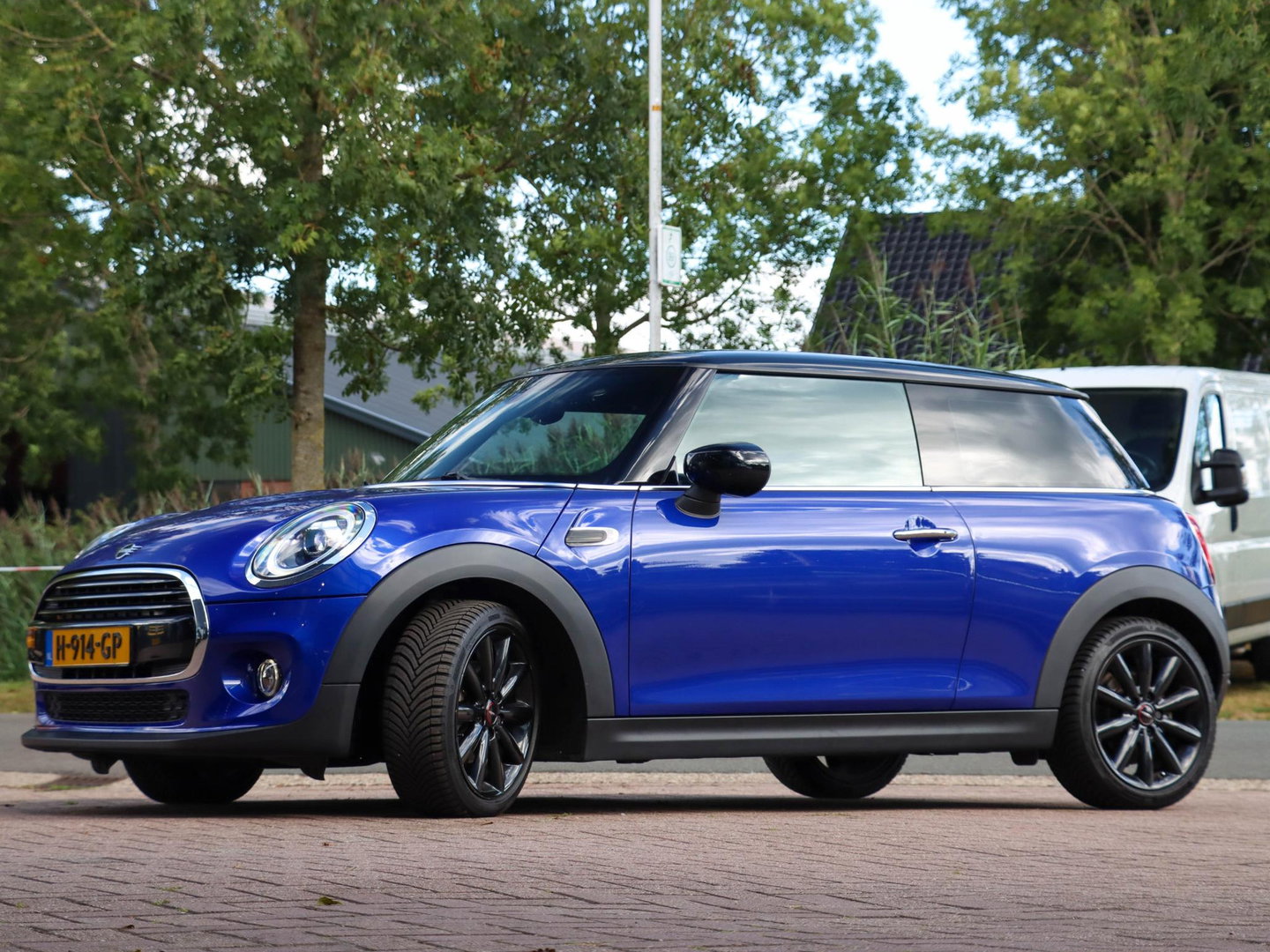 MINI 3-deurs 1.5 Cooper Automaat 136pk Harman Kardon Navigatie LED Dealeronderhouden