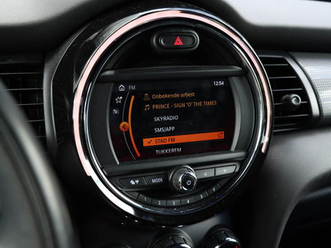 MINI Mini 1.5 Cooper Automaat Harman Kardon Navigatie LED Dealeronderhouden