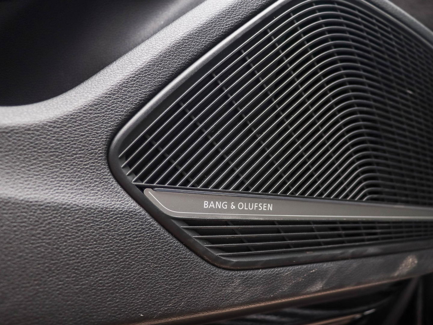 Audi S4 Avant S4 3.0 TFSI 354PK Quattro B&O Camera Sportstoel Memory Massage Trekhaak