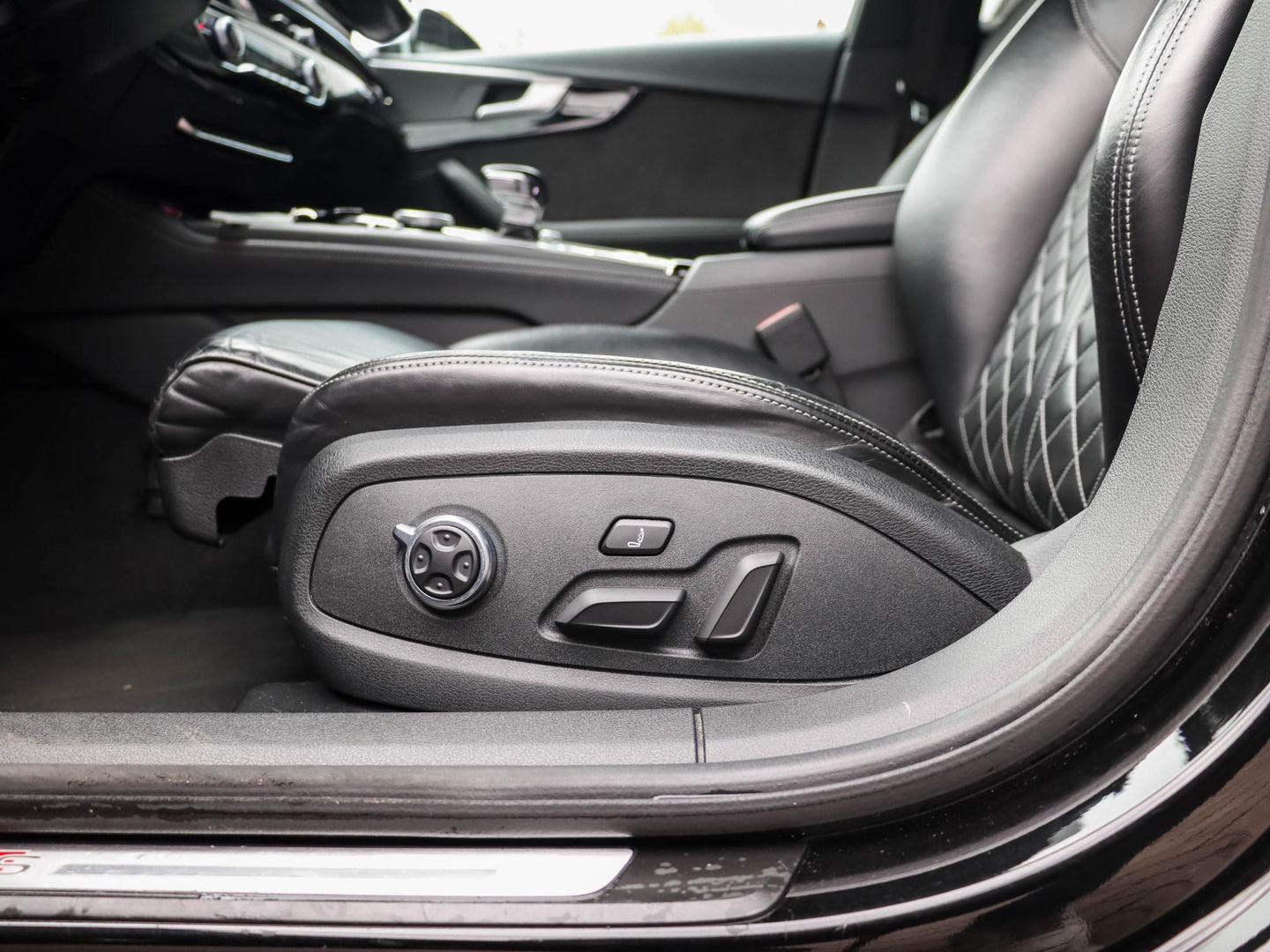 Audi S4 Avant S4 3.0 TFSI 354PK Quattro B&O Camera Sportstoel Memory Massage Trekhaak