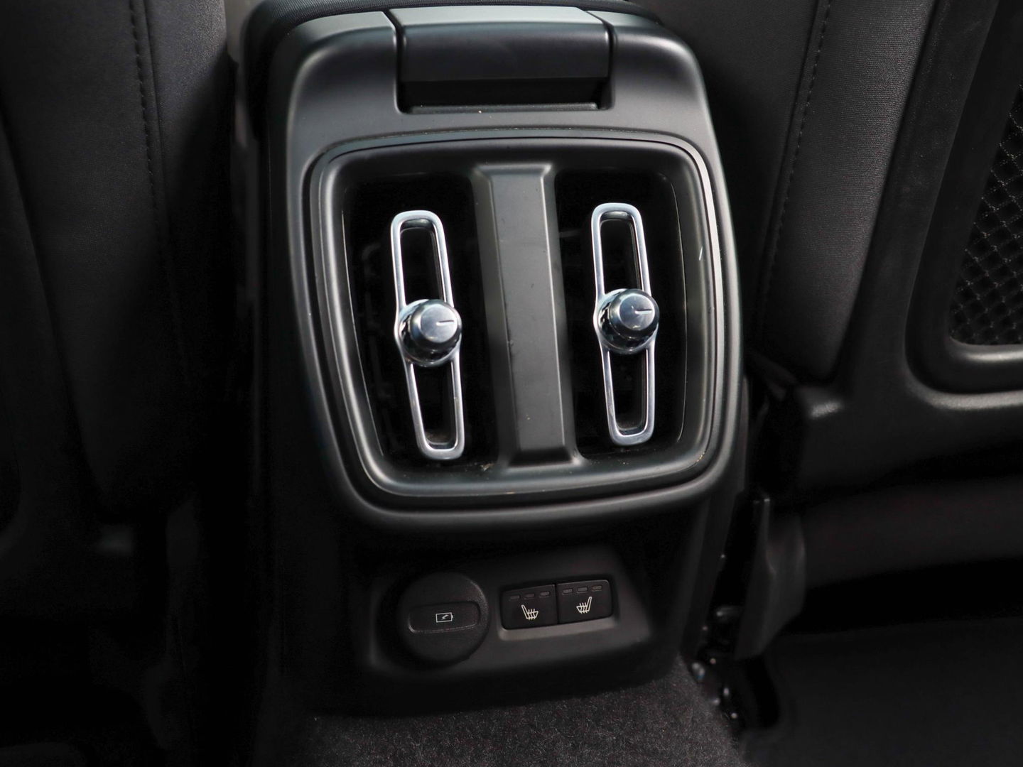 Polestar 2 Long Range Dual Motor Launch 78kWh 408pk Harman Kardon