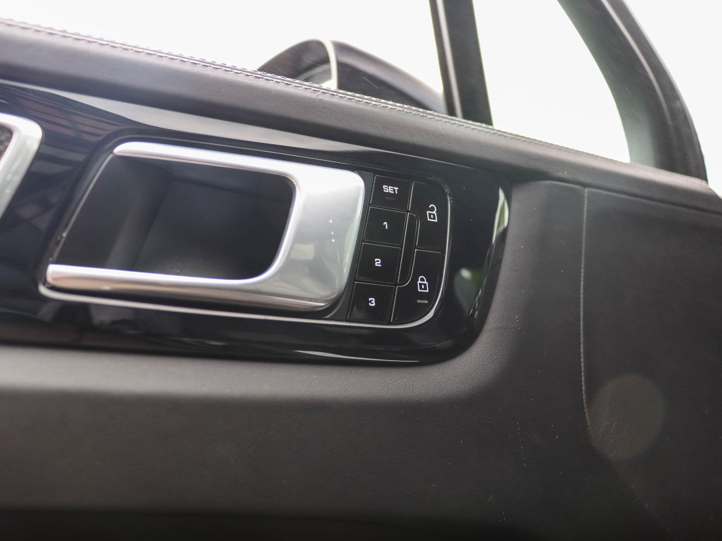 Porsche Cayenne Coupé 3.0 E-Hybrid 462pk | Sport Chrono | Luchtvering | Carbon | Bose