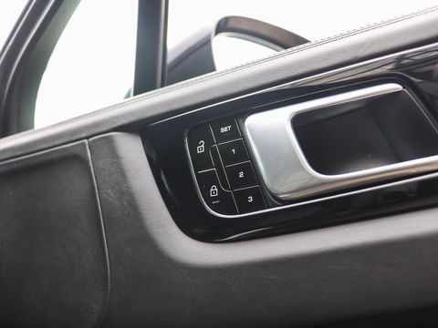 Porsche Cayenne Coupé 3.0 E-Hybrid 462pk | Sport Chrono | Luchtvering | Carbon | Bose