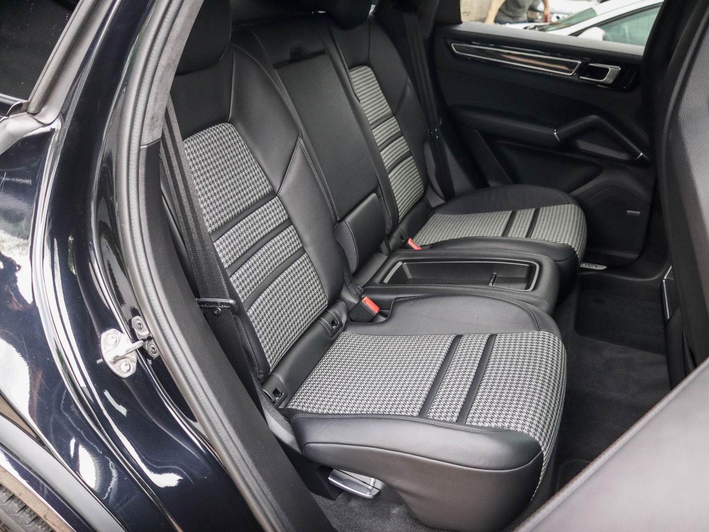 Porsche Cayenne Coupé 3.0 E-Hybrid 462pk | Sport Chrono | Luchtvering | Carbon | Bose