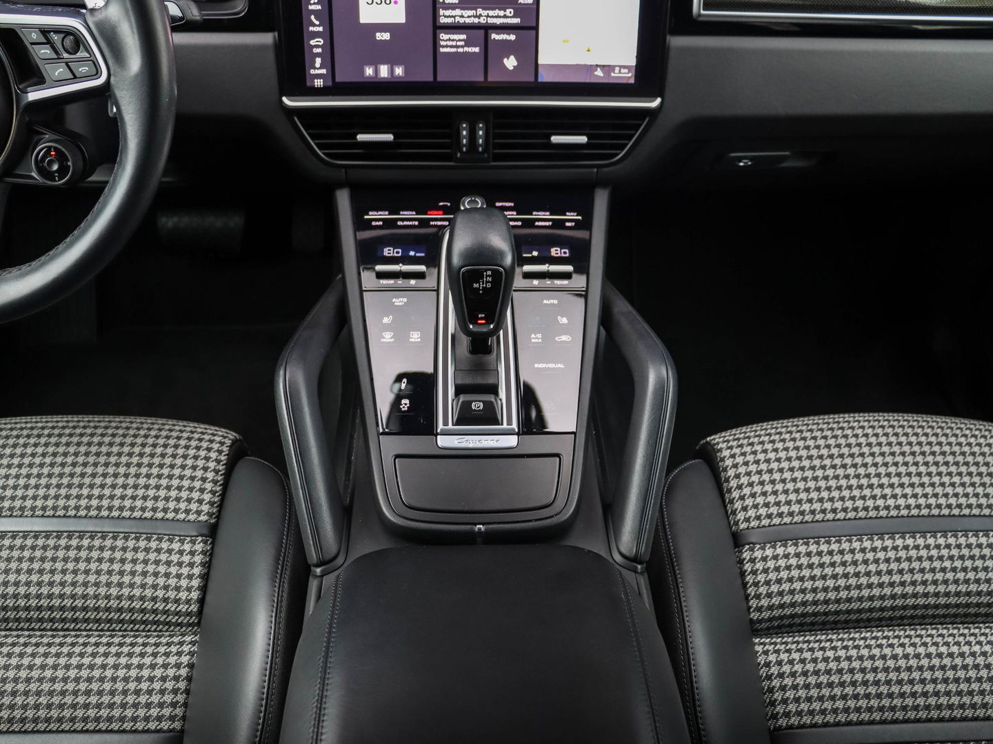 Porsche Cayenne Coupé 3.0 E-Hybrid 462pk | Sport Chrono | Luchtvering | Carbon | Bose