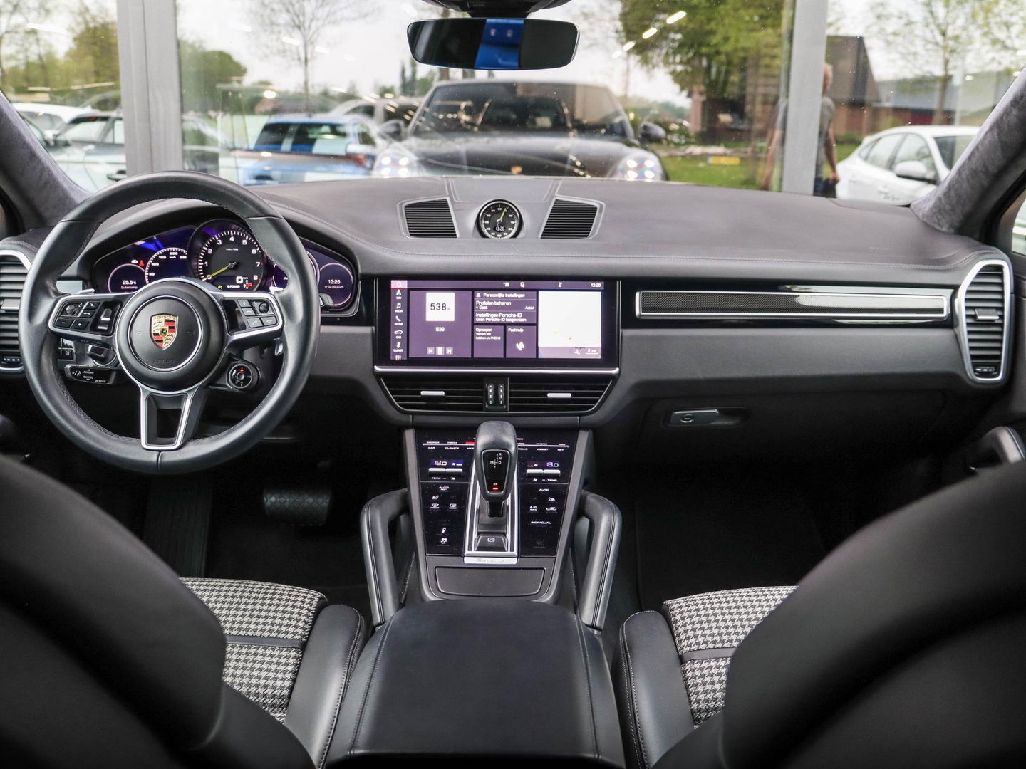 Porsche Cayenne Coupé 3.0 E-Hybrid 462pk | Sport Chrono | Luchtvering | Carbon | Bose