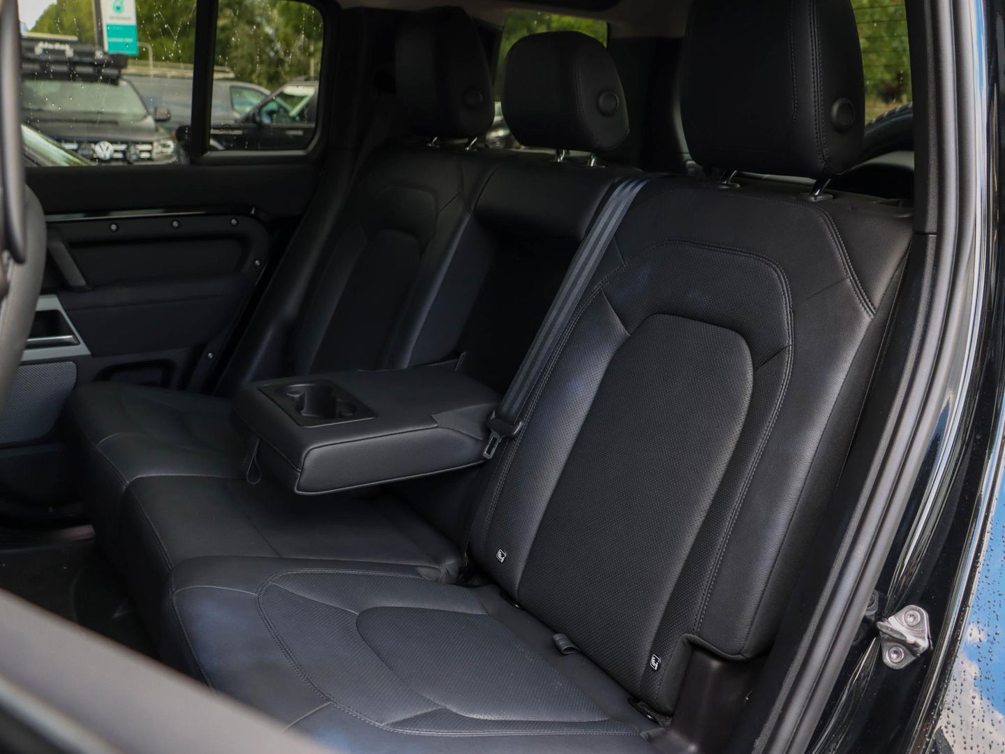 Land Rover Defender 110 P400e XS Edition Urban 360 Luchtvering Panodak Trekhaak Meridian