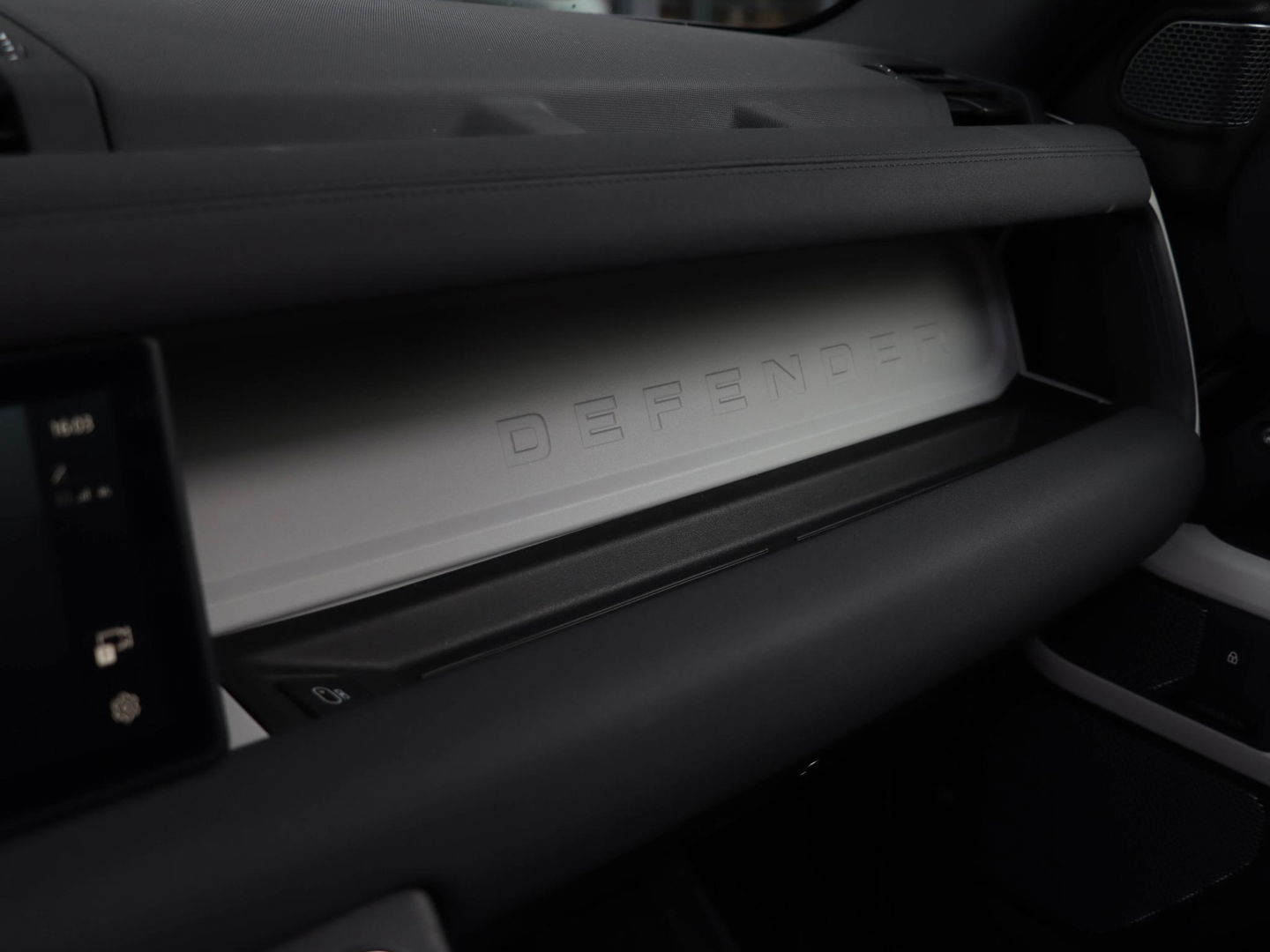 Land Rover Defender 110 P400e XS Edition Urban 360 Luchtvering Panodak Trekhaak Meridian