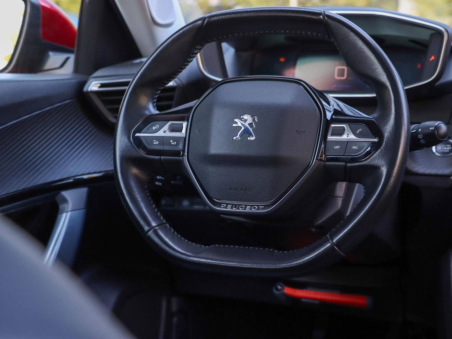 Peugeot 2008 1.2 PureTech Allure 130PK Trekhaak Panodak Keyless